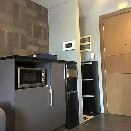 Cozy Condo Near Naia With Wifi, Pool And Balcony